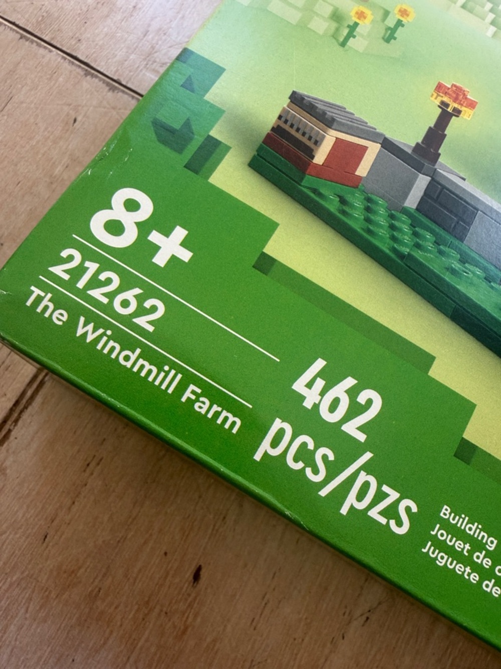 LEGO Minecraft Windmill Set - Green White Red Orange Yellow - Picture 2 of 3